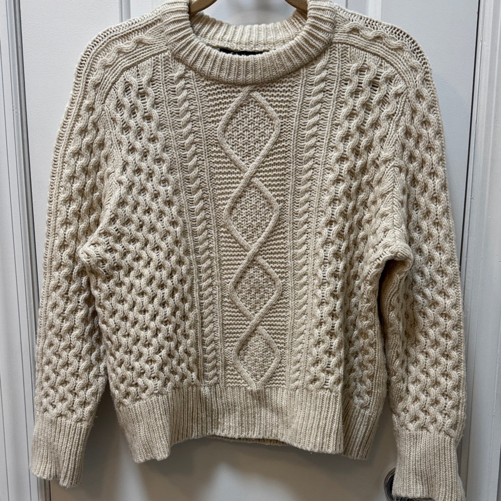 360 CashmereChunky Cable Crewneck Sweater - Cream